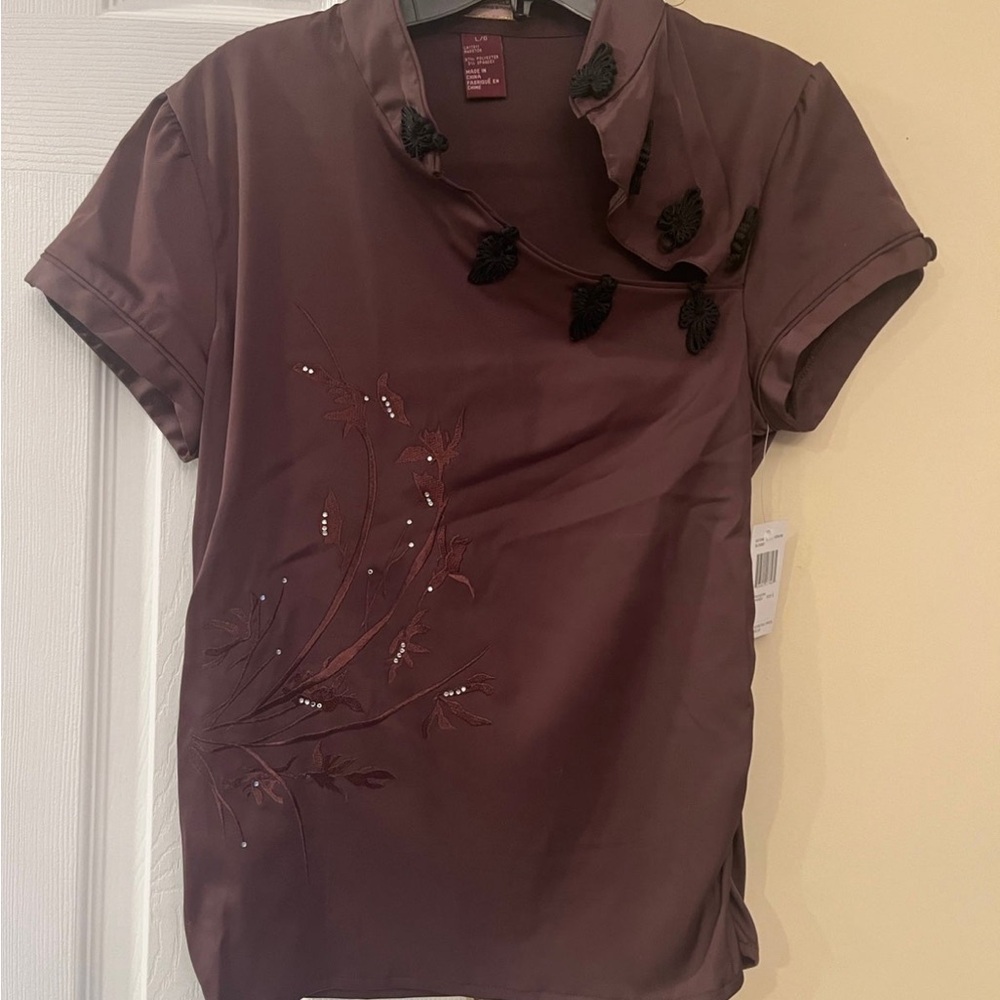 David Bitton Chic Mauve Blouse with Leaf Embellishments